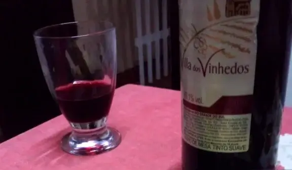 restaurante que serve vinho em tatui